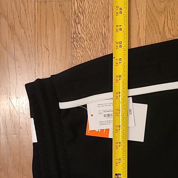 SPORTS ILLUSTRATED WOMEN'S BLACK SHORTS ELASTIC WAISTBAND SIZE MEDIUM - Picture 9 of 11